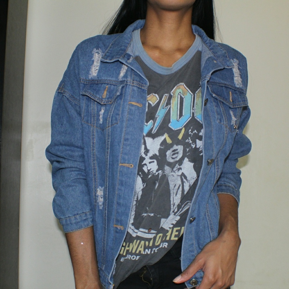 DENIM DISTRESSED JACKET